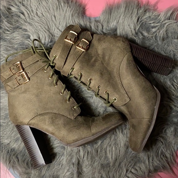 BOOTIES - Picture 5 of 5